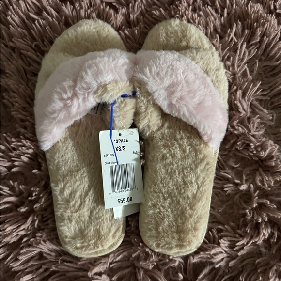 NWT L*Space Cloud Slippers XS/S and M/L - Picture 2 of 4